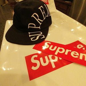 SOLD     Supreme arch 6 panel hat